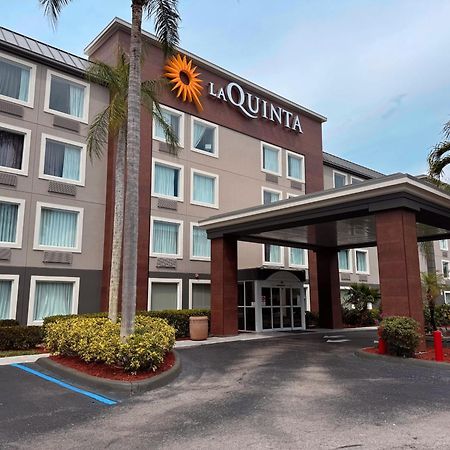 La Quinta By Wyndham Naples East Hotel Golden Gate Exterior photo