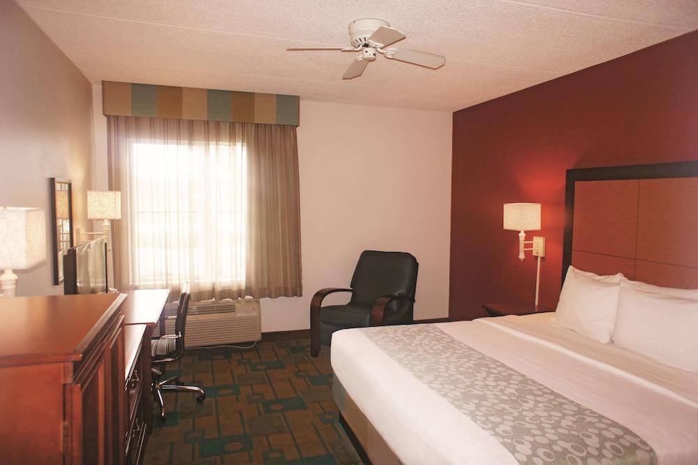La Quinta By Wyndham Naples East Hotel Golden Gate Exterior photo