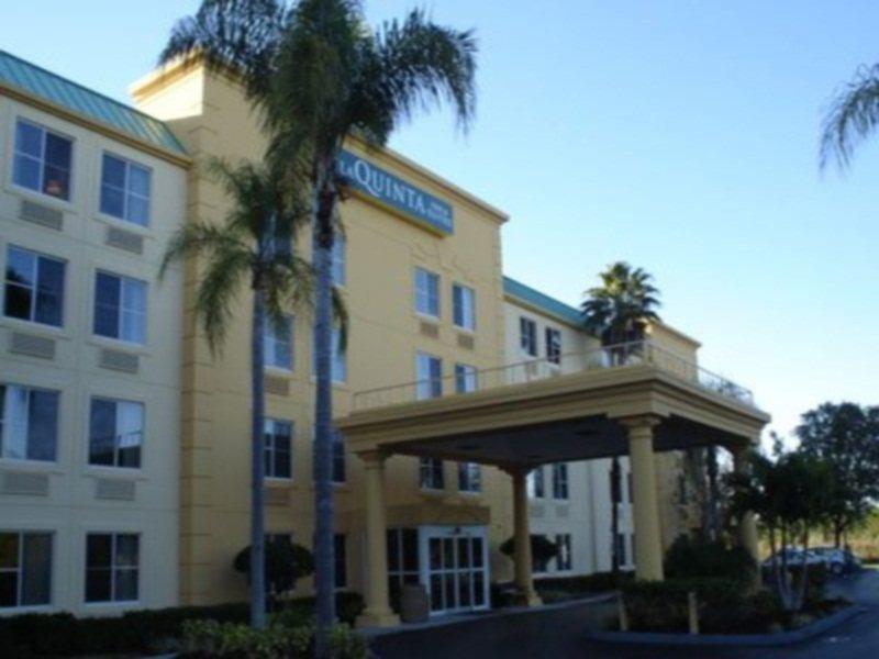 La Quinta By Wyndham Naples East Hotel Golden Gate Exterior photo