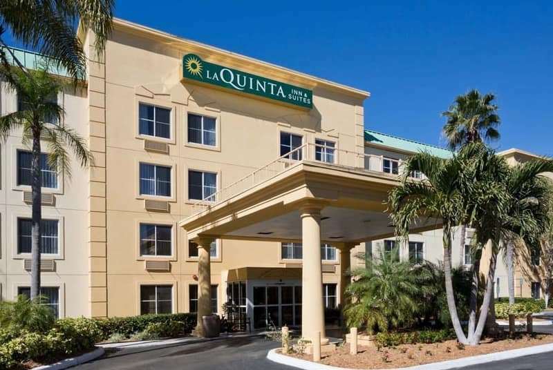 La Quinta By Wyndham Naples East Hotel Golden Gate Exterior photo